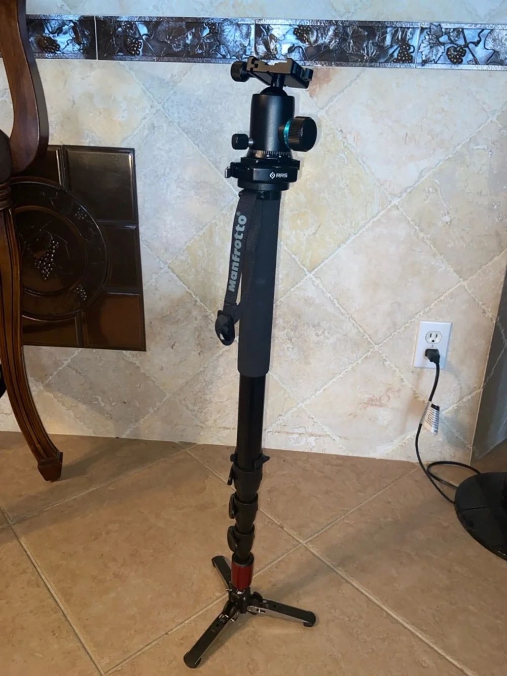 Manfrotto 562B-1 video camera monopod & oben BE-126 ball head Camera Tripod